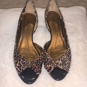 ANNE KLEIN KITTEN HEELS